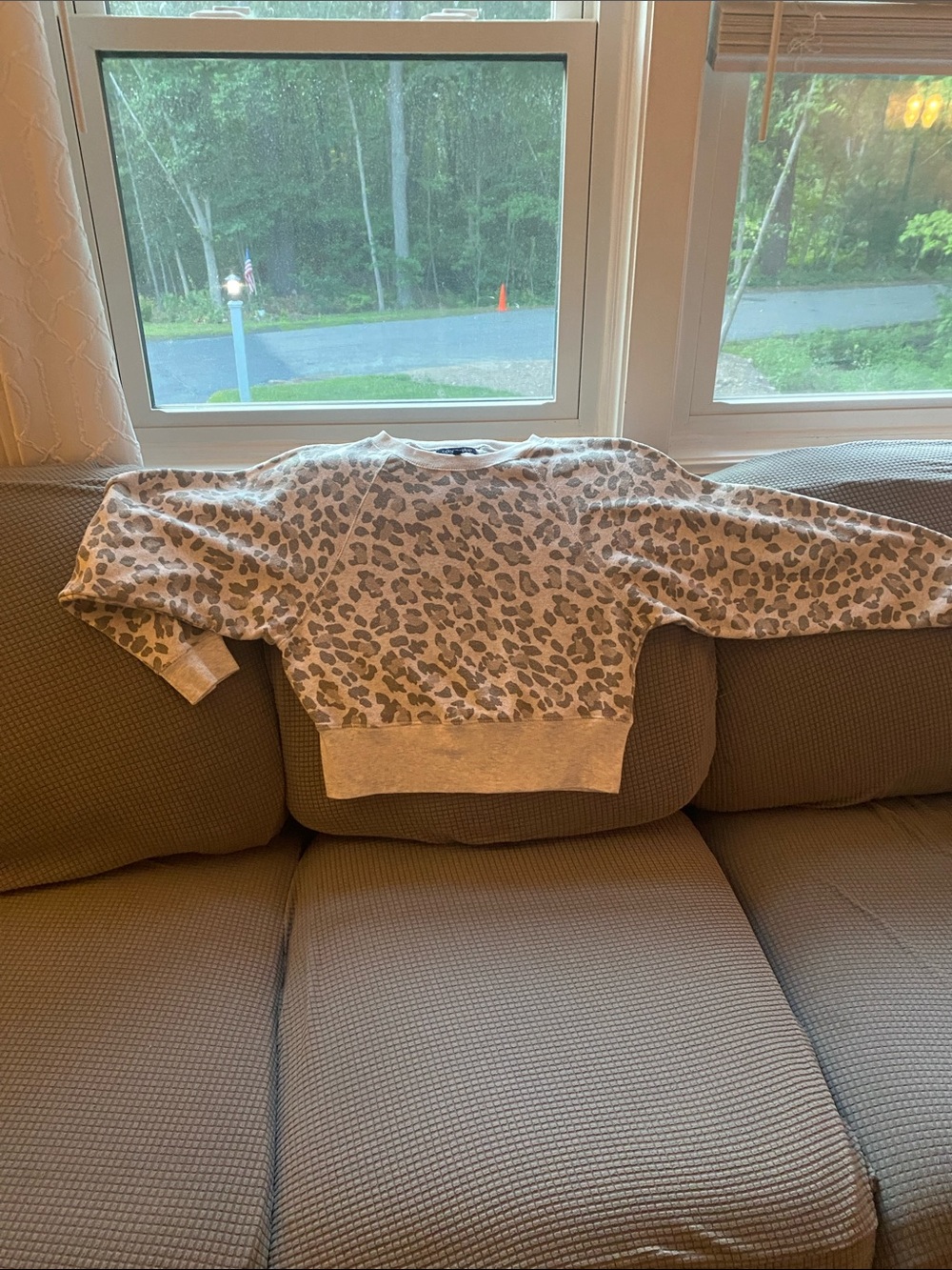 Size med leopard crop sweatshirt sz med